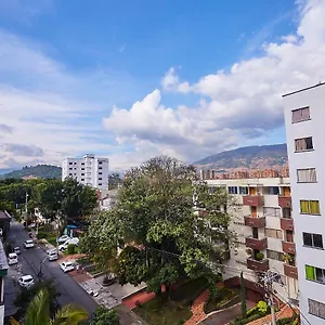 Pass, Laureles Hotel
